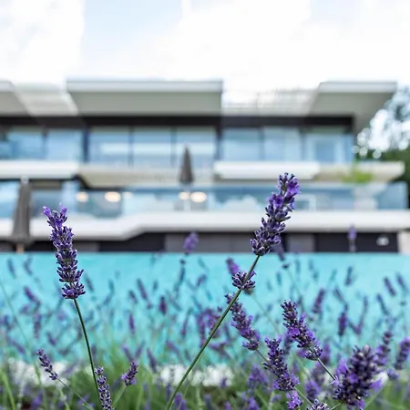 Aura Villa *
