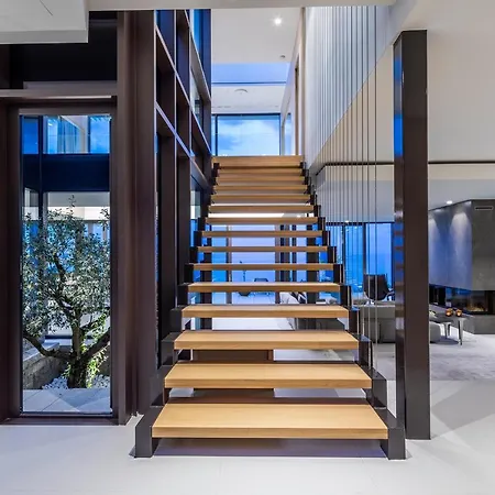 Aura Villa