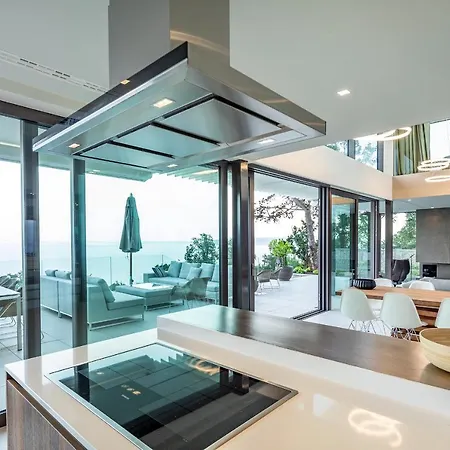 Villa Aura *