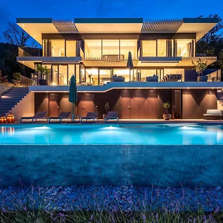 Aura Villa *