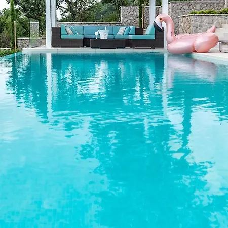 Aura Villa